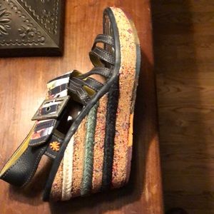 The Art Company- sz 39 Platforms. Multi-color.